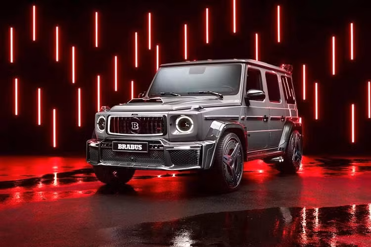 "BRABUS 900 ROCKET EDITION" một trong những cái tên biểu tượng nhất lịch sử BRABUS chính thức trở lại, được phát triển dựa trên Mercedes-AMG G63 (thế hệ W465) và được định hình phong cách thiết kế mang sự đổi mới hoàn toàn mới. Có tổng cộng 30 chiếc trên toàn cầu.