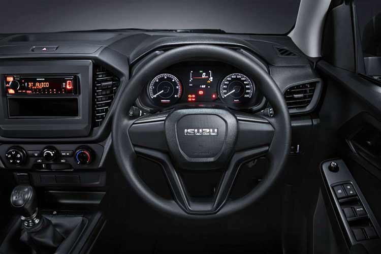 Nếu trở thành hiện thực, Isuzu sẽ là hãng hiếm hoi lựa chọn động cơ diesel cho cấu hình PHEV – khác biệt so với hai đối thủ Ford và BYD vốn sử dụng động cơ xăng.