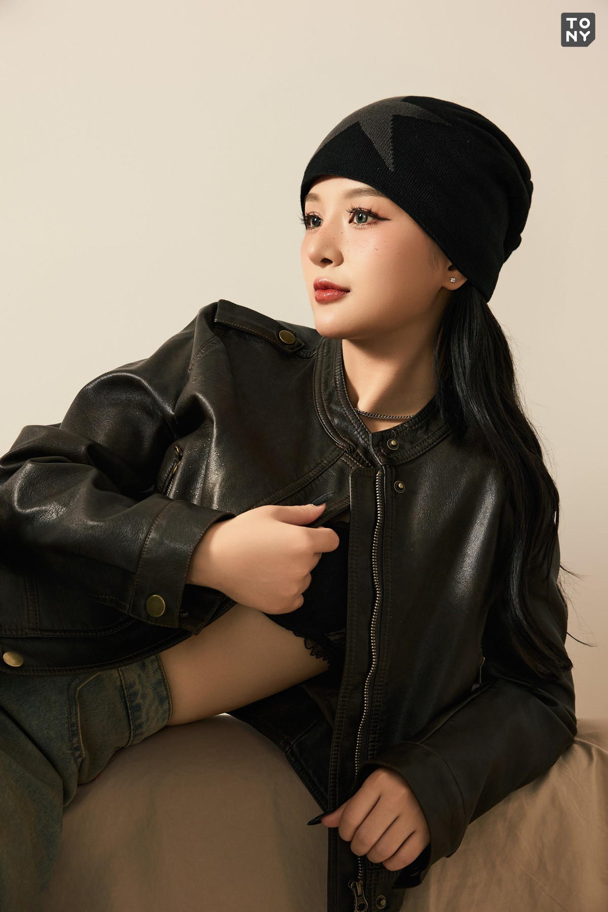 Cô nàng đã chứng minh khả năng biến hóa đa dạng của mình khi lựa chọn xuất hiện với nhiều phiên bản khác nhau.