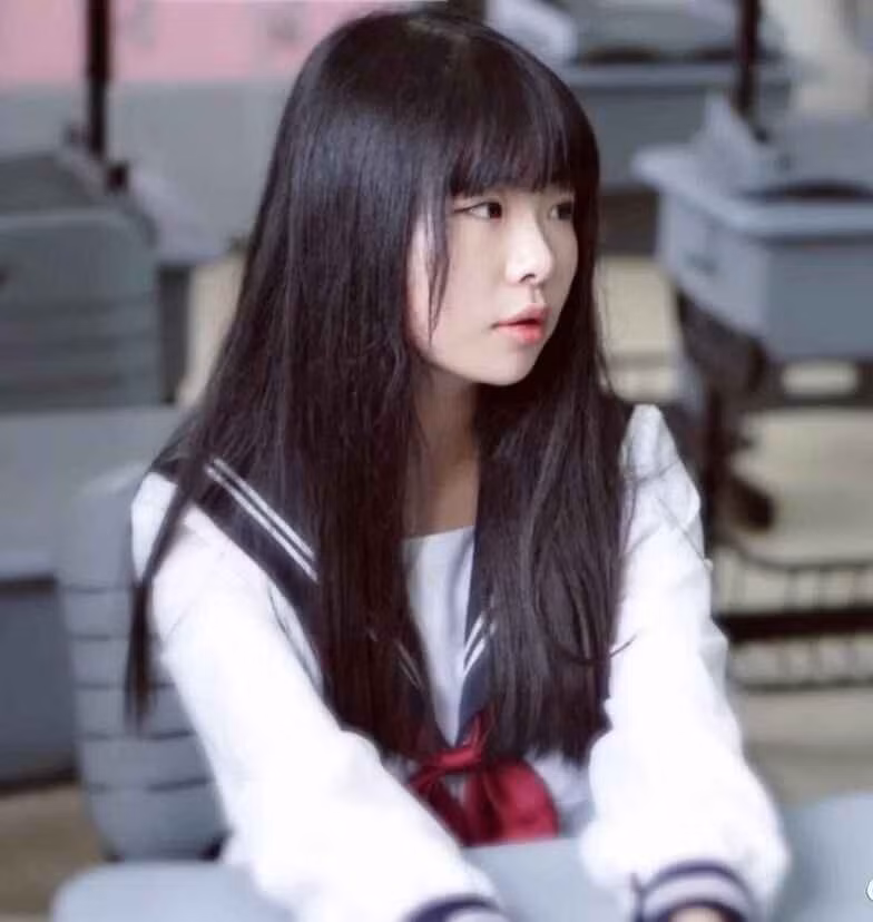 Năm 2018, Duoduo gia nhập studio lồng tiếng Kỳ Hưởng Thiên Ngoại, đánh dấu bước ngoặt quan trọng trong sự nghiệp.