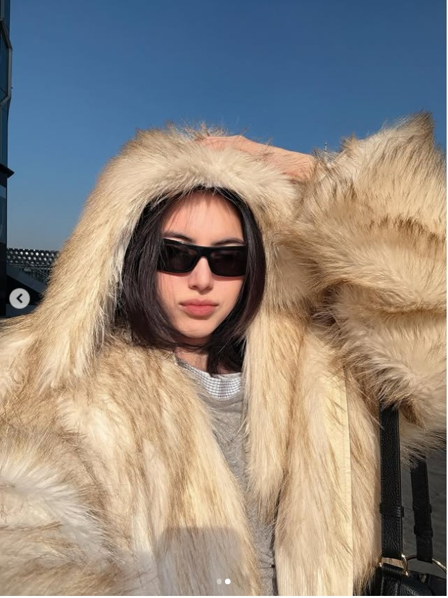 Vai diễn “ma nữ” trong phim đã đưa tên tuổi Mai Davika lên hàng sao hạng A và giúp cô gắn liền với danh xưng “ma nữ đẹp nhất Thái Lan”.