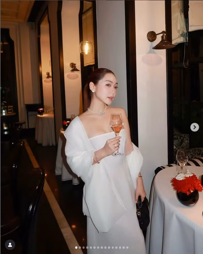 Nhiều ý kiến cho rằng hình ảnh tiểu thư của Chloe Nguyễn gợi liên tưởng đến Paris Hilton. Giống với Paris Hilton, nữ rich kid cũng đặc biệt thích diện trang phục, phụ kiện màu hồng nổi bật.