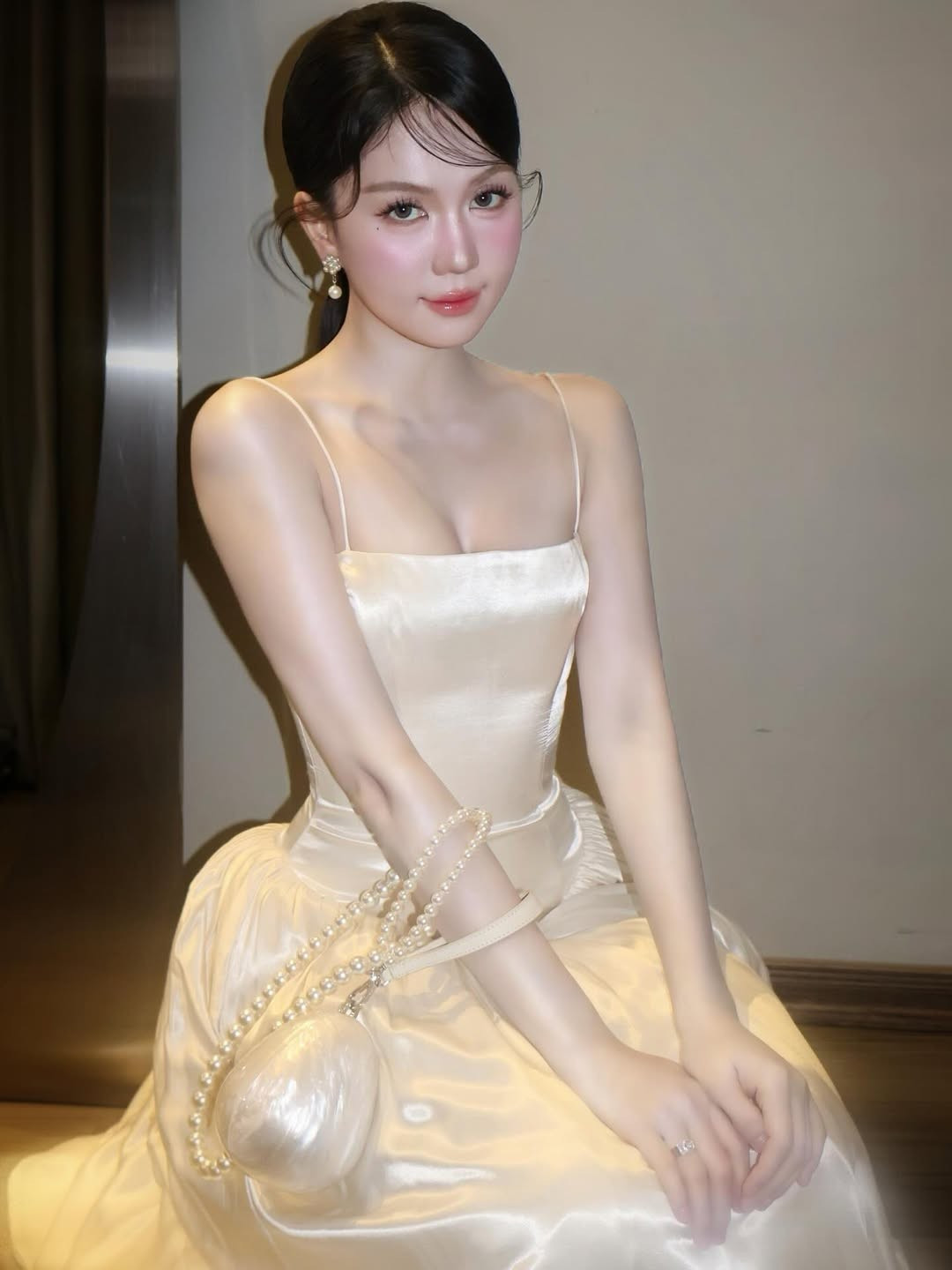 Không chỉ hoạt động với vai trò người mẫu, Ngọc Trinh còn lấn sân sang điện ảnh và ghi dấu ấn qua nhiều dự án như Vòng eo 56, Vu quy đại náo hay Chị chị em em 2.