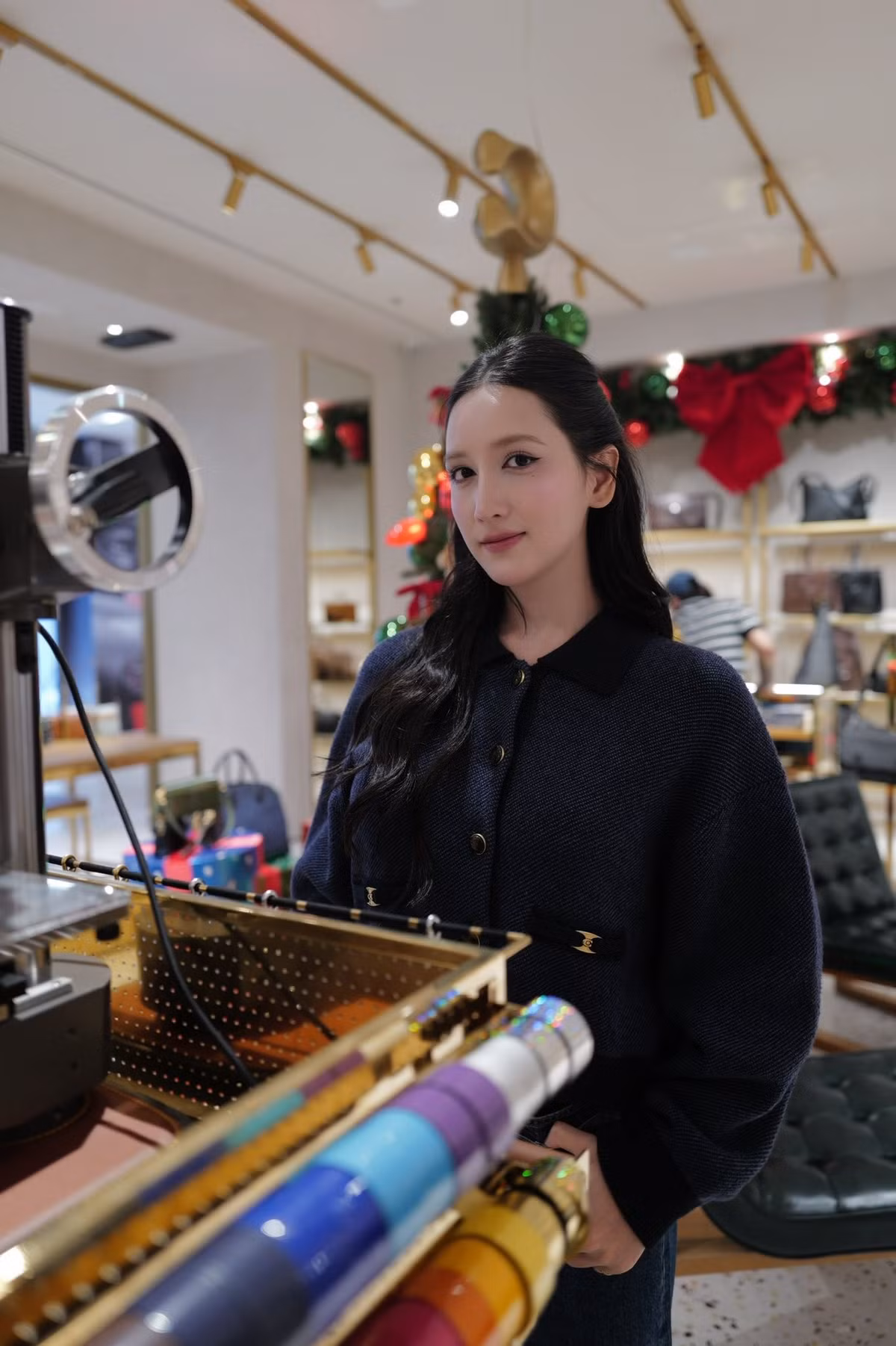 Hoàng Học từng gây chú ý khi tham gia chương trình Người Ấy Là Ai (2022) với câu chuyện tình cảm chân thành và hành trình sống thật với chính mình, nhận được sự đồng cảm lớn từ công chúng.