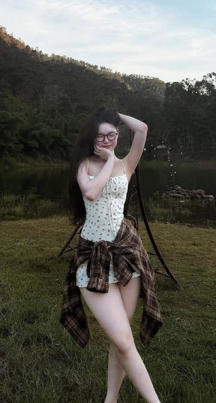 Về phía nạn nhân, việc lên tiếng kịp thời như Quỳnh Hương là vô cùng cần thiết để bảo vệ danh dự cá nhân và cảnh báo cộng đồng. Sự tỉnh táo và đồng lòng của người dùng mạng chính là phương án mạnh mẽ nhất giúp ngăn chặn nạn lừa đảo, bôi nhọ hình ảnh bằng AI đang ngày càng lan rộng. Ảnh sử dụng trong bài: FBNV