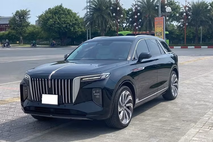 Với mức mất giá lên tới gần 2 tỷ đồng sau chưa đầy hai năm, đây là bài học đắt giá cho những ai kỳ vọng vào việc đầu tư xe điện nhập khẩu mà chưa có hệ sinh thái hoàn thiện.