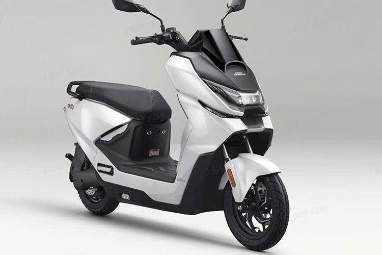 Đáng chú ý, đơn vị nhập khẩu Honda Sundiro DM8B cũng đang chuẩn bị đưa về mẫu Honda E-VO, dự kiến sẽ được bán ra trong vài tháng tới.