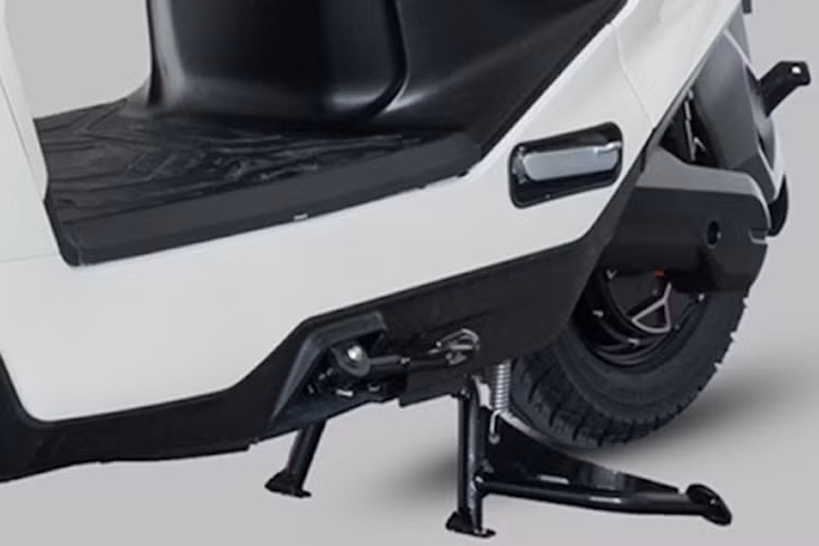 Ngoài Sundiro Honda, một liên doanh khác của Honda tại Trung Quốc là Wuyang-Honda, cũng nổi tiếng với mẫu xe Honda E-VO, có thiết kế độc đáo giống như bước ra từ phim viễn tưởng.