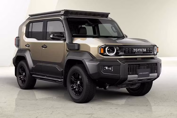 Mẫu xe SU này sẽ được trang bị hệ dẫn động 4 bánh bán thời gian, hướng đến khả năng vận hành đa địa hình. Đặc biệt, Toyota đã xác nhận Land Cruiser FJ sẽ được sản xuất tại Thái Lan cho thị trường Đông Nam Á với mức giá mềm hơn.