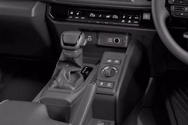 Điều khiến giới quan sát đặc biệt chú ý là âm thanh động cơ và hệ thống xả, cho thấy khả năng cao mẫu xe này sử dụng động cơ diesel tăng áp thay vì máy xăng như trước đó.