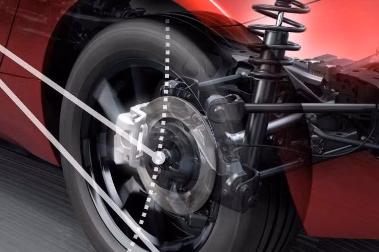 Mazda MX-5 Miata Club 6MT 2026 (mui cứng) có giá 41.900 USD (quy đổi 1,088 triệu đồng) Gói Brembo/BBS/Recaro có giá thêm 5.050 USD (131 triệu đồng). MX-5 Miata Grand Touring 6MT (mui mềm) là 35.730 USD (927 triệu đồng).