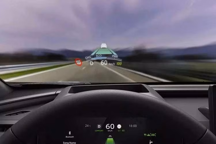 Hệ truyền động của Suzuki Across 2026 gồm động cơ xăng 4 xi-lanh, dung tích 2.5L, kết hợp với 2 mô-tơ điện, cho tổng công suất 300 mã lực. Sức mạnh được truyền tới cả 4 bánh thông qua hộp số tự động E-CVT và hệ dẫn động 4 bánh E-Four. Xe có các chế độ lái Normal, Eco, Sport và E-Four Trail.