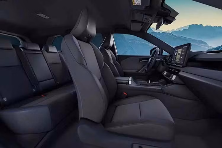 Giống thế hệ trước, mẫu xe SUV Suzuki Across 2026 chỉ có duy nhất tùy chọn động cơ hybrid sạc điện (PHEV). Xe không có phiên bản hybrid tự sạc (HEV) như "anh em song sinh" Toyota RAV4.