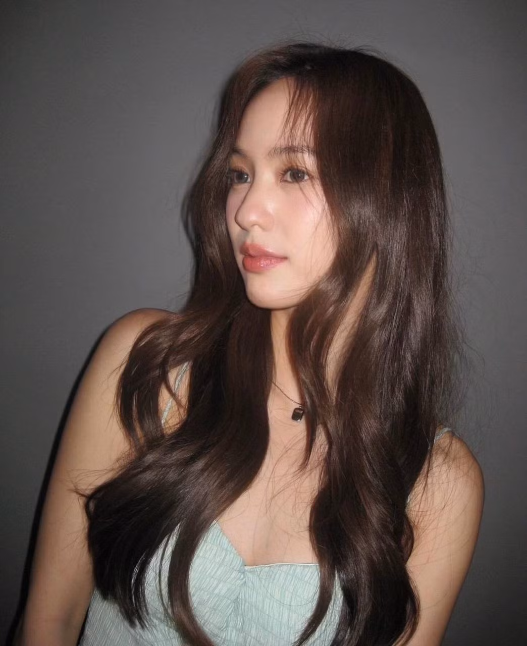 Pimtha từng thử sức với vai trò ca sĩ song không mấy gây chú ý. Nhờ ngoại hình sáng, cô thành công hơn với vai trò người mẫu, diễn viên, người có sức ảnh hưởng trên mạng xã hội.