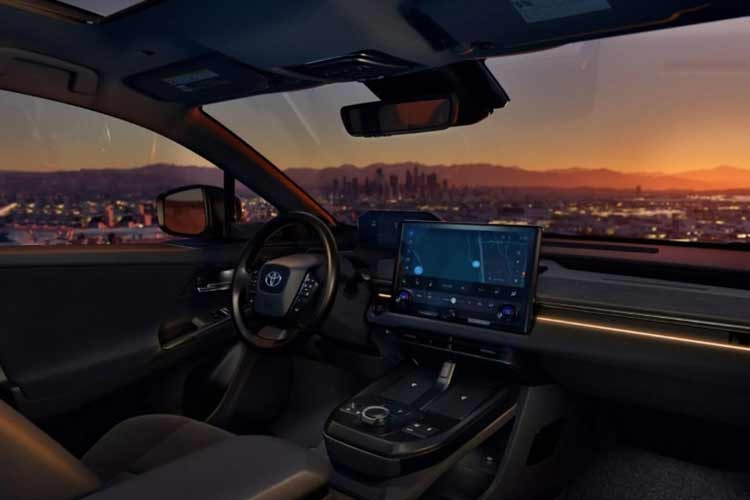 Dù ở phiên bản tiêu chuẩn SE, nội thất của C-HR 2026 vẫn được Toyota chăm chút kỹ lưỡng với hàng loạt trang bị hiện đại. Người dùng sẽ sở hữu bảng đồng hồ kỹ thuật số cùng màn hình cảm ứng trung tâm 14 inch tích hợp hệ thống Toyota Audio Multimedia mới nhất.