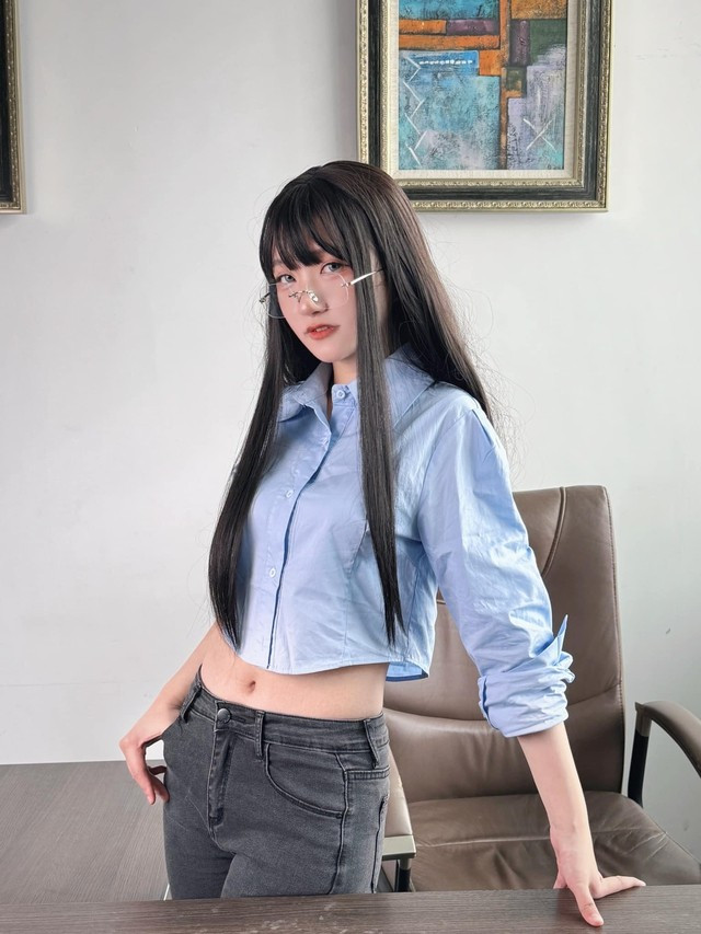 Hành động này của nữ cosplayer nhanh chóng thu hút hàng nghìn lượt tương tác từ người hâm mộ Việt Nam. Cộng đồng mạng bày tỏ sự phấn khích tột độ.