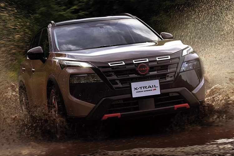 Mẫu xe sẽ được trưng bày tại triển lãm Tokyo Auto Salon 2026, đồng thời đã bắt đầu được phân phối tại Nhật với giá khởi điểm 5.327.300 yên (tương đương khoảng 34.000 USD - hơn 885 triệu đồng).