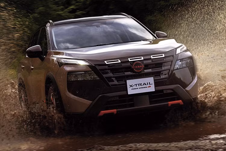 Mẫu xe sẽ được trưng bày tại triển lãm Tokyo Auto Salon 2026, đồng thời đã bắt đầu được phân phối tại Nhật với giá khởi điểm 5.327.300 yên (tương đương khoảng 34.000 USD - hơn 885 triệu đồng).