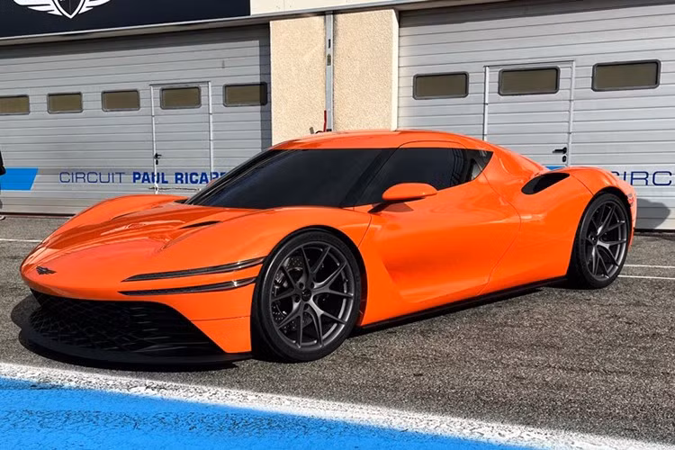 Genesis đã trình làng mẫu xe ý tưởng Magma GT nhân dịp kỷ niệm 10 năm thành lập và được quảng cáo là "vượt xa một nghiên cứu thiết kế". Được hình dung là "chiếc siêu xe thể thao thuần túy đầu tiên" của Genesis, Magma GT sở hữu phần đầu xe hình mũi cá mập đầy phong cách với bộ chia gió nổi bật.