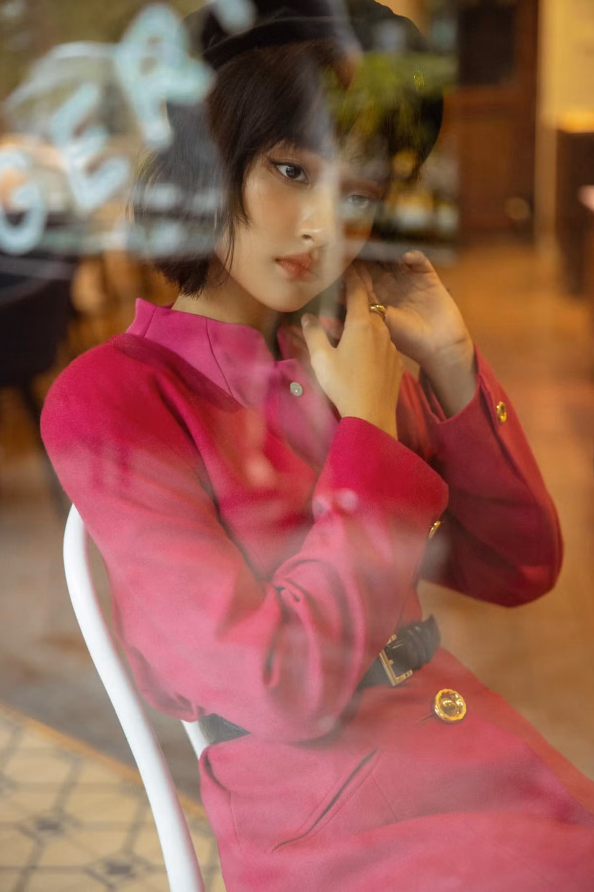 Sau hơn một tháng và vượt qua 6 vòng tuyển chọn, tôi đã vỡ òa khi nhận được vai nữ chính. Đây là lần đầu tiên tôi thử vai điện ảnh và thật may mắn khi đã 'một phát ăn luôn'”. Gái xinh đến từ Hưng Yên cho biết thêm.