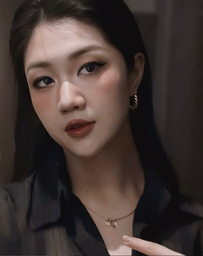 Nam Phương từng chia sẻ, cô chọn công việc này vì đam mê được đi đến nhiều nơi, khám phá các nền văn hóa và được khoác lên mình bộ đồng phục mà cô tự hào. Điều này cho thấy một con người sống có đam mê, dám lựa chọn con đường mình yêu thích thay vì đi theo những lối mòn định sẵn.