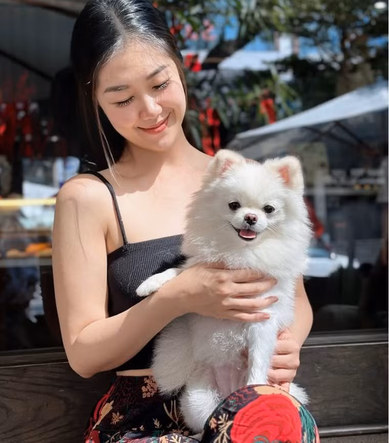 Nam Phương không chỉ là một "hot girl" gốc hoàng tộc, mà đã trở thành biểu tượng cho vẻ đẹp tri thức, một hình mẫu phụ nữ hiện đại mà nhiều người hướng tới: xinh đẹp để tự tin, có tri thức để tự chủ và có bản lĩnh để tự quyết định con đường của riêng mình.