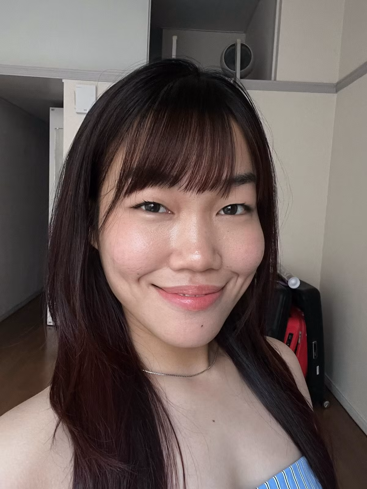 Mong muốn của Lê Thụy về nửa kia là một người đàn ông đối lập với cô - trầm tính, biết cân bằng và đủ mạnh mẽ để “kéo cô xuống” mỗi khi quá bộc phát. Về vẻ ngoài nữ TikToker này hài hước cho biết cô thích những người đẹp trai cỡ Cristiano Ronaldo, biết đá bóng thì càng tốt.