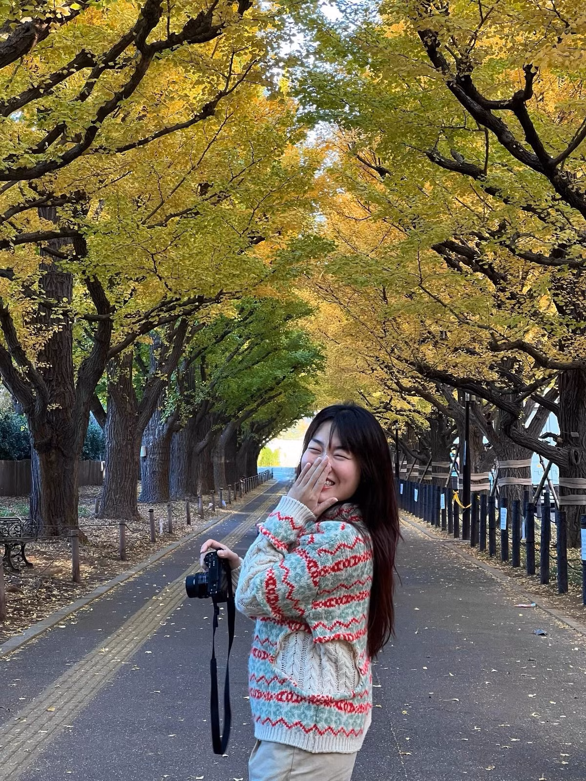 Trong lúc đó, Lê Thụy thật thà cho biết cô chưa từng có mối tình nào trong suốt 25 năm.