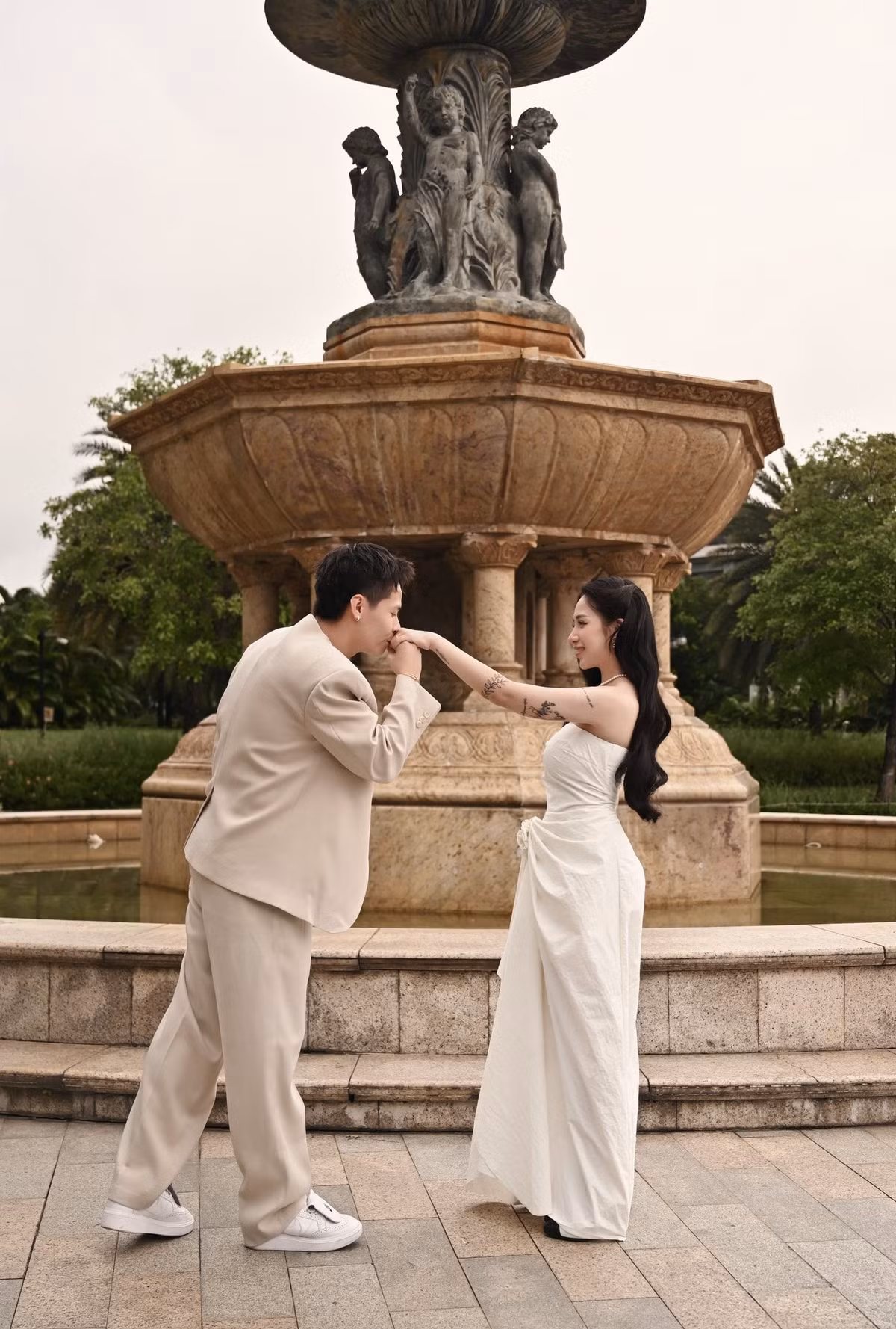 Khi có người thắc mắc chuyện "bỏ cữ đi chơi", Joyce Phạm cho biết mình chỉ kiêng trong 1 tháng thay vì 3 tháng như trước kia.