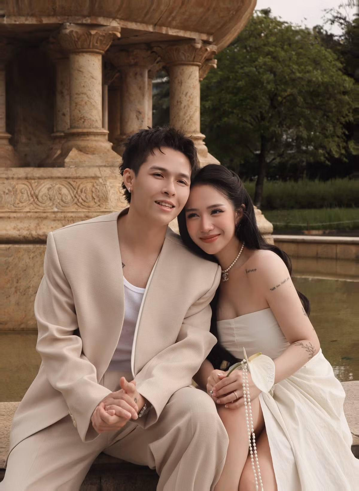 "6 năm không chỉ là tình yêu, mà còn là sự đồng hành và trưởng thành cùng nhau", Joyce Phạm viết, gắn thẻ ông xã Tâm Nguyễn. Bài đăng nhanh chóng nhận về hàng nghìn lượt yêu thích.