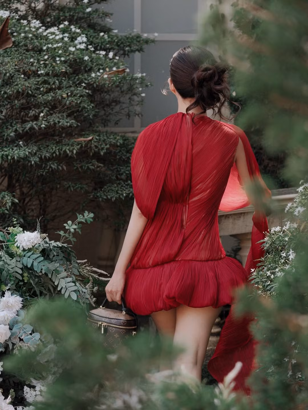 Điểm nhấn nổi bật nhất trong loạt ảnh chính là gương mặt trẻ trung của Kiều Trinh Xíu.