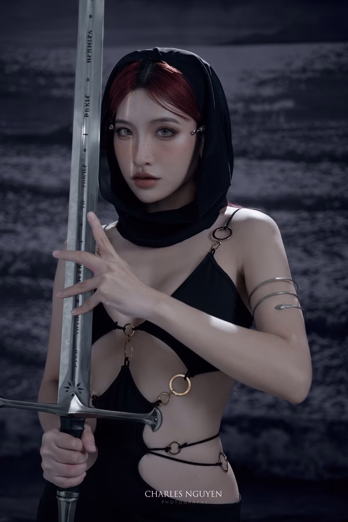 Trong "cuộc chiến" của những bình luận, một câu trả lời đã bất ngờ trở nên nổi bật và thu hút sự chú ý của mọi người, bình luận ngắn gọn nhưng đầy sức nặng: "Lấy cả hai!" Mọi người đều cho rằng đây là một câu trả lời cực kỳ thông minh, không chỉ thể hiện tình cảm dành cho Lily Phan mà còn cho thấy sự "chơi lớn", không "ngại khó" của người hâm mộ.