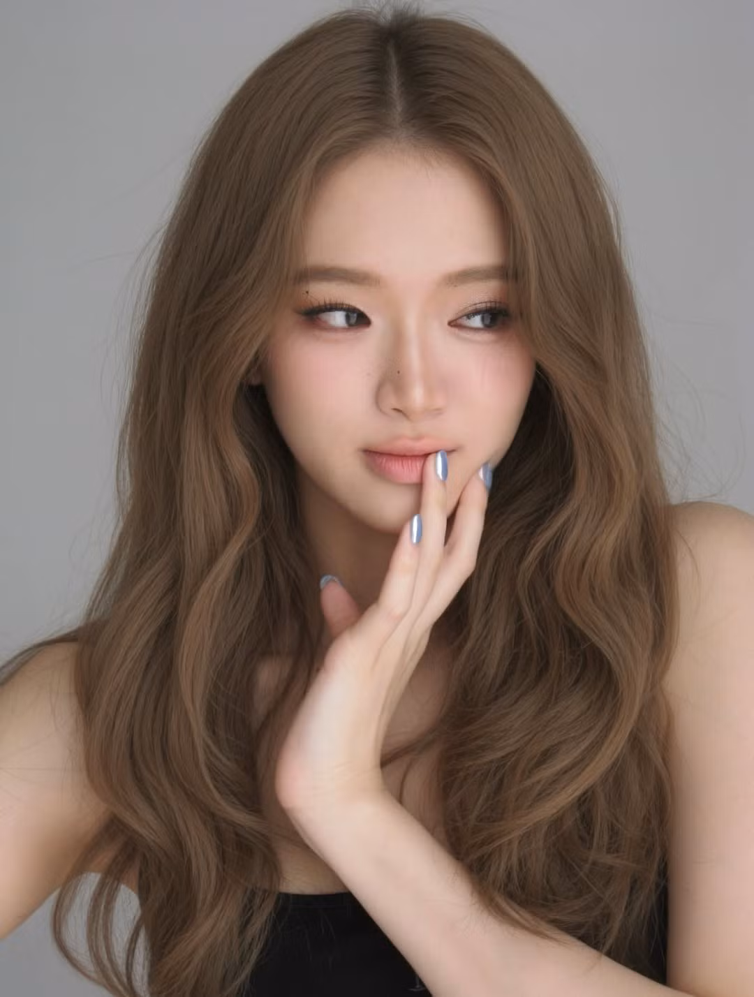 Từ một hot girl mạng xã hội gắn liền với sự đáng yêu, Linh Ka nay đã chuyển mình sang phong thái chín chắn, trưởng thành và chuyên nghiệp hơn.