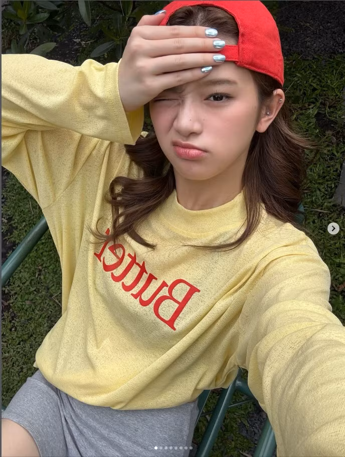 Linh Ka tên thật là Chu Diệu Linh, sinh năm 2002, bắt đầu được công chúng biết đến rộng rãi từ năm 2017. Khi đó, cô là một trong những gương mặt nổi bật của thế hệ hot teen 10X, gây sốt nhờ các clip hát nhép, cover trên ứng dụng Muvik với hàng triệu lượt xem.