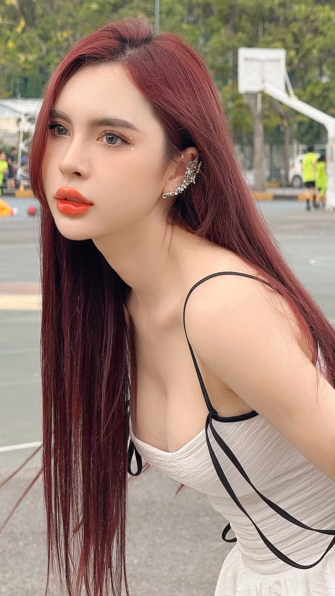 Nhan sắc ngày càng lên hương, người hâm mộ từng đặt ra nghi vấn rằng những khoảnh khắc nuột nà mà hot girl đăng tải đã qua chỉnh sửa, can thiệp quá đà để làm đẹp hơn.