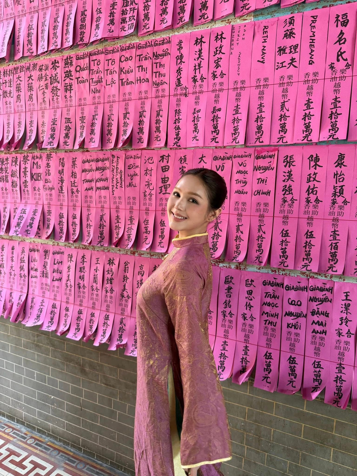 Nhiều netizen nhận xét, Xoài Non dường như ngày càng đẹp theo cách sâu lắng và chín chắn hơn sau những biến cố trong đời sống cá nhân.