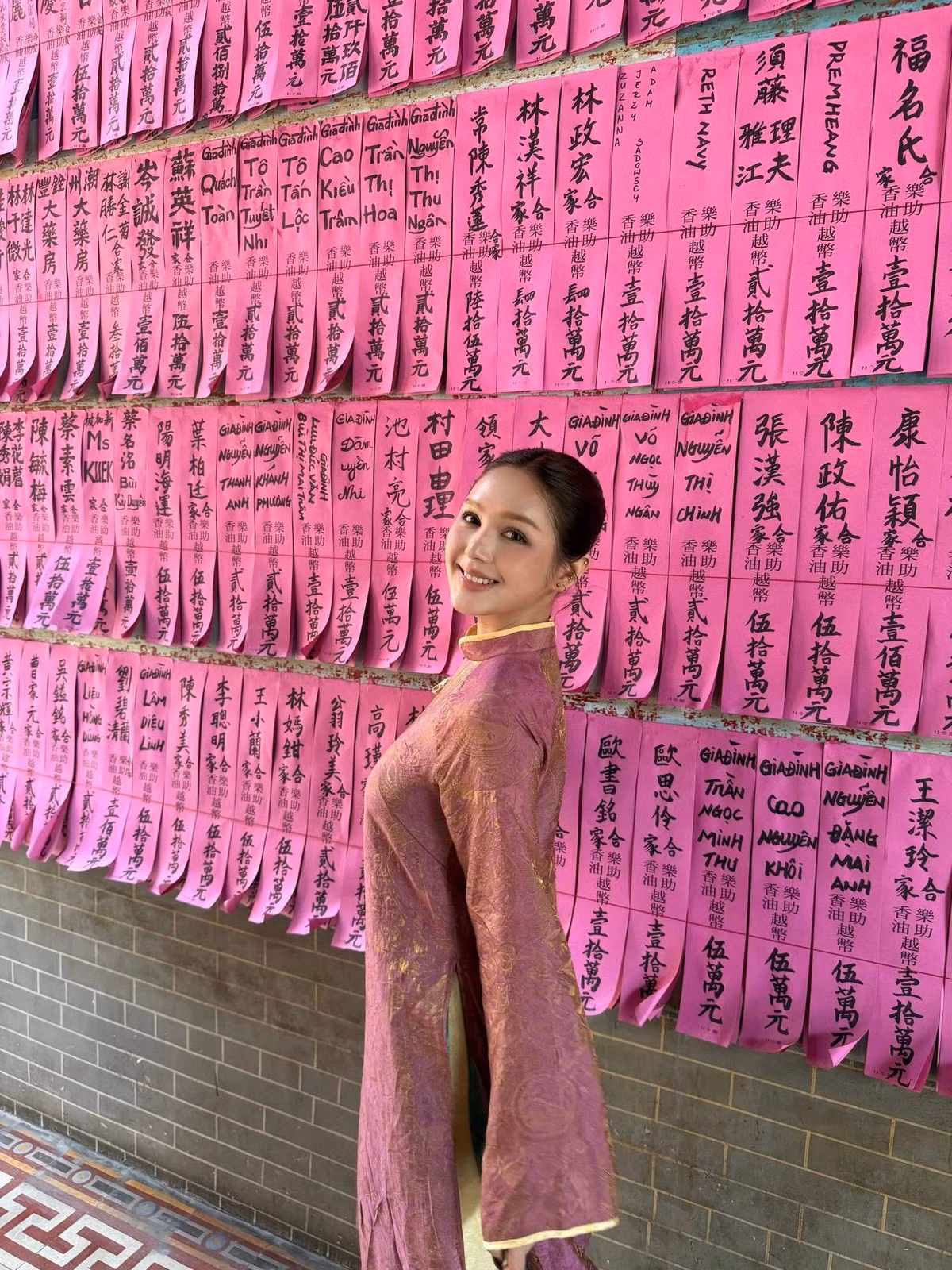 Nhiều netizen nhận xét, Xoài Non dường như ngày càng đẹp theo cách sâu lắng và chín chắn hơn sau những biến cố trong đời sống cá nhân.