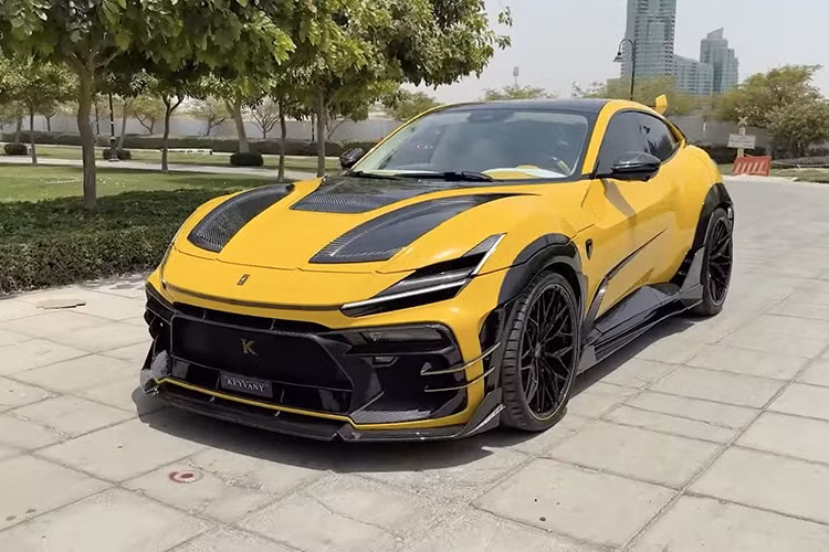 Với mức giá của Purosangue Keyvani G Edition, bạn có thể mua ba chiếc siêu SUV Ferrari Purosangue thông thường và vẫn còn tiền cho một kỳ nghỉ ở châu Âu: khách sạn năm sao, biệt thự riêng và hồ bơi vô cực.