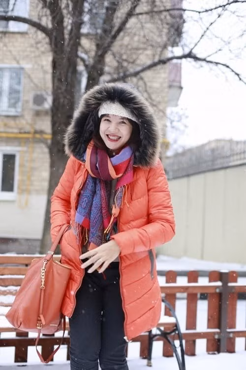 Thời gian trôi đi, Diễm Quỳnh giờ đây đã không còn đứng trên sân khấu với vai trò MC thường xuyên, nhưng hình ảnh của cô vẫn luôn vẹn nguyên trong lòng công chúng.