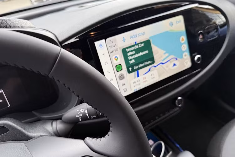 Bạn có muốn chiếc Toyota Aygo X 2026 của mình được trang bị nhiều tính năng hơn nữa không? Trong trường hợp đó, bạn nên cân nhắc lựa chọn Excel. Phiên bản này được trang bị hệ thống đa phương tiện 10,5 inch, ghế bọc vải đục lỗ làm từ vật liệu tái chế và ghế trước có sưởi.