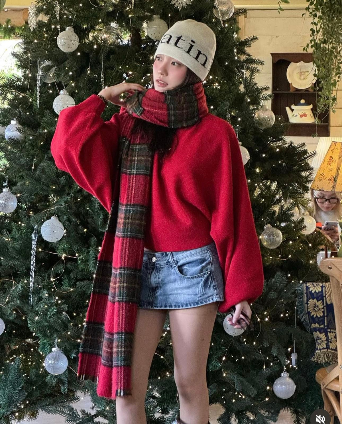 Giữa loạt hint hẹn hò gây xôn xao với Song Luân, cái tên Narl Nguyễn nhanh chóng được cư dân mạng truy tìm.