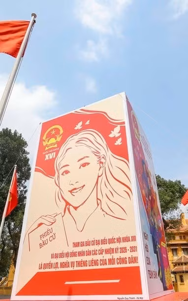 Tại các khu vui chơi, công viên, biểu ngữ tuyên truyền bầu cử được đặt ở vị trí dễ quan sát, giúp người dân nắm bắt thông tin. (Ảnh: An Ninh Thủ Đô)