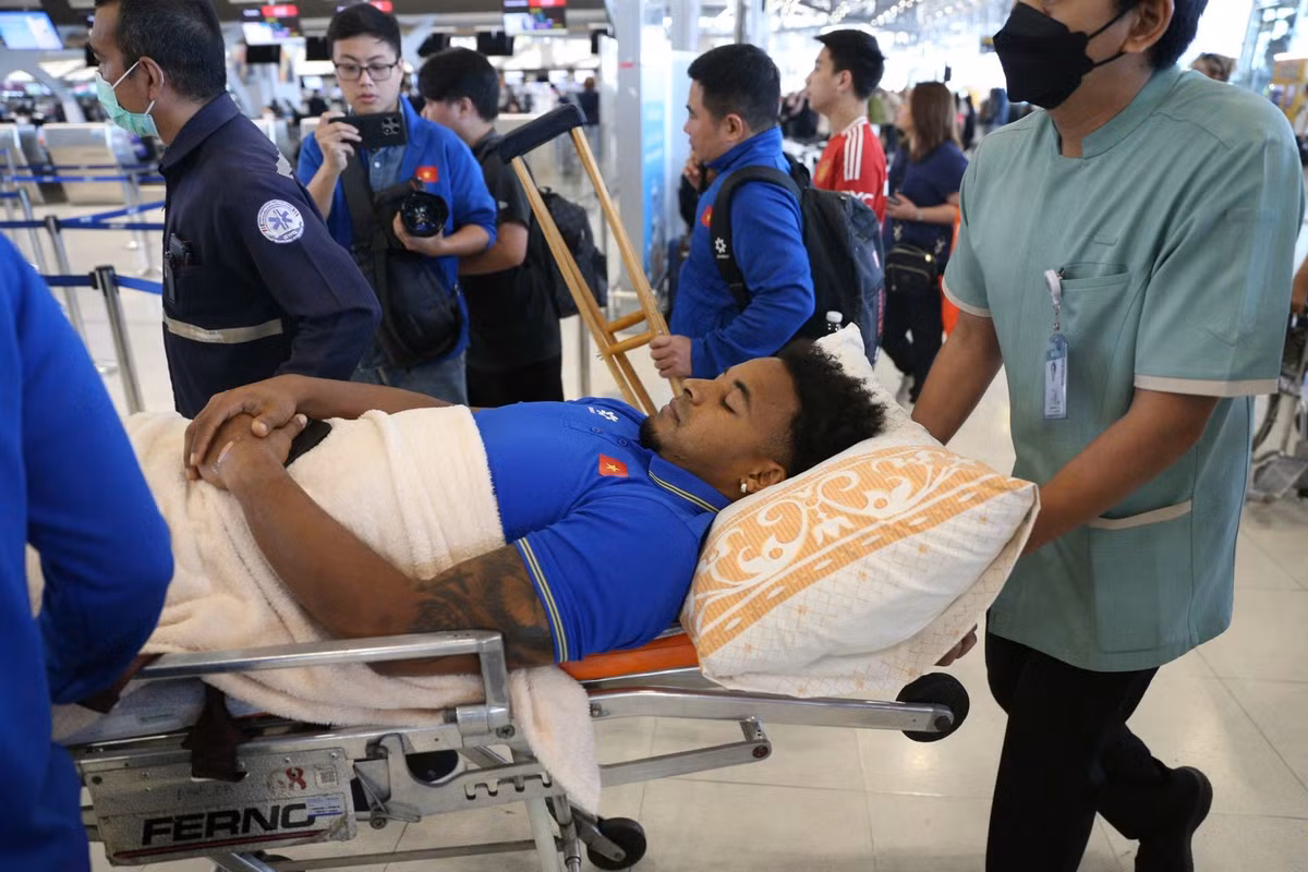 Ca phẫu thuật đóng đinh nội tủy của Xuân Sontại Bệnh viện Đa khoa quốc tế Vinmec đã thành công, và anh đang trong quá trình phục hồi chức năng để sớm trở lại sân cỏ.