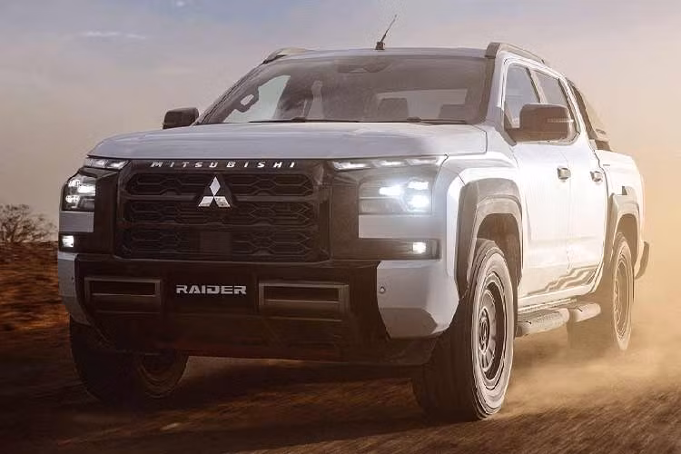 Theo ông Bruce Hampel, Tổng giám đốc Chiến lược Sản phẩm của Mitsubishi Úc, cho biết Raider là “bước thăm dò cho những mẫu xe off-road có khả năng vượt trội hơn trong tương lai”. Ông nói thêm rằng Mitsubishi sẵn sàng tiến xa hơn nếu nhu cầu khách hàng đủ lớn, hé lộ khả năng xuất hiện đối thủ thực sự của Ford Ranger Raptor.