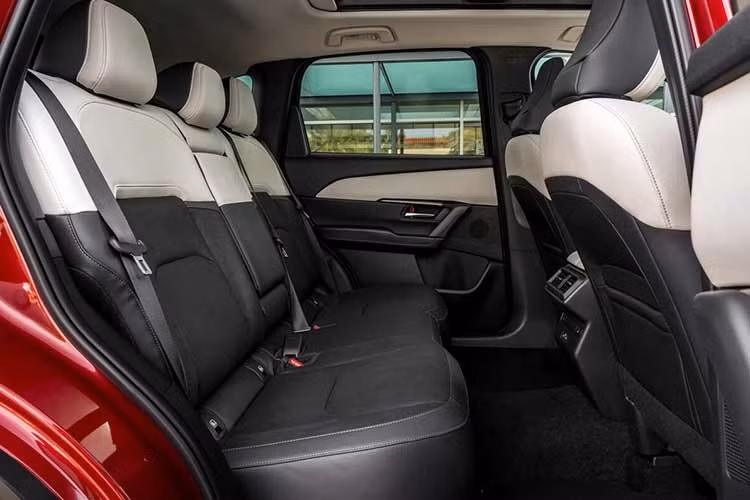 Theo đại diện Mazda Australia, chiến lược này nhằm tạo ra “khoảng giá hợp lý” để khách hàng dễ dàng lựa chọn. Mazda chưa công bố giá chính thức cho CX-5 mới, nhưng nhấn mạnh sẽ mang lại “giá trị rất cạnh tranh” cho khách hàng.