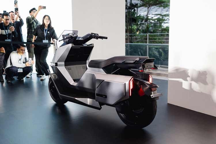 Bên cạnh phần cơ khí, xe máy điện thông minh Omo X còn được phát triển dựa trên kiến trúc công nghệ Omo-Robot. Đây là nền tảng tích hợp cảm biến, thuật toán và hệ thống điều khiển điện tử để xe có thể quan sát môi trường xung quanh và phản ứng theo thời gian thực.