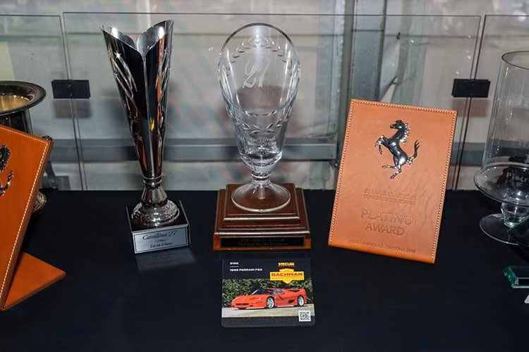 Được chứng nhận bởi Ferrari Classiche, chiếc F50 này đã giành được một số giải thưởng trong những năm qua, bao gồm giải Bạch kim tại cuộc thi Ferrari Classiche Concours tại Finali Mondiali ở Daytona năm 2016 và giải Supercar Cup tại Cavallino Classic năm 2018.