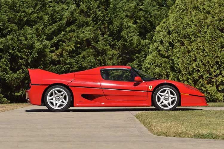 Được sản xuất từ ​​năm 1995 đến 1997, F50 chỉ mới tròn 30 tuổi tính đến năm 2026. Tuy nhiên, những chiếc siêu xe này đã được bán với giá hàng triệu đô la kể từ năm 2010. Theo Classic.com, giá đấu giá trung bình cho F50 trong tình trạng xuất sắc là 8,2 triệu USD. Chiếc F50 màu Rossa Corsa này hiện là chiếc F50 đắt nhất từng được bán đấu giá (và là chiếc duy nhất được bán với giá tám chữ số).