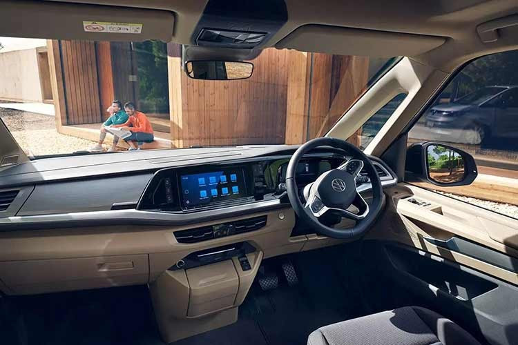 MIB4 được hiểu là Modular Infotainment Matrix 4 (ma trận thông tin Giải trí Mô-đun 4), một kiến ​​trúc phần cứng và phần mềm tiêu chuẩn hóa bao gồm trợ lý kỹ thuật số thông minh tích hợp ChatGPT, thanh trượt có đèn nền, thanh phím tắt menu và bộ vi xử lý mạnh mẽ hơn.