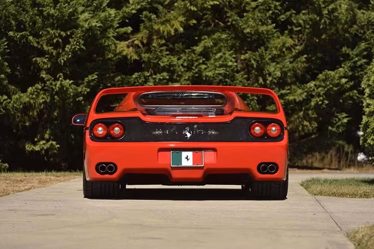 Chiếc F50 này là chiếc xe đắt thứ tư được bán đấu giá tại Kissimmee 2026. Nó chỉ đứng sau một chiếc Ferrari 250 GTO năm 1962 (38,5 triệu USD), một chiếc Ferrari Enzo năm 2003 (17,8 triệu USD) và một chiếc Ford GT40 MkII Factory Lightweight năm 1966 (12,3 triệu USD).